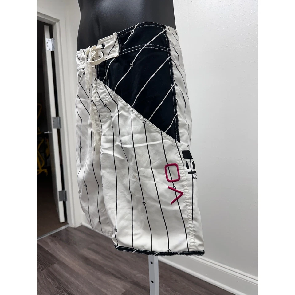 Volcom Board Shorts Swim Trunks Striped Black and White Youth Size 26 - Image 3 of 4