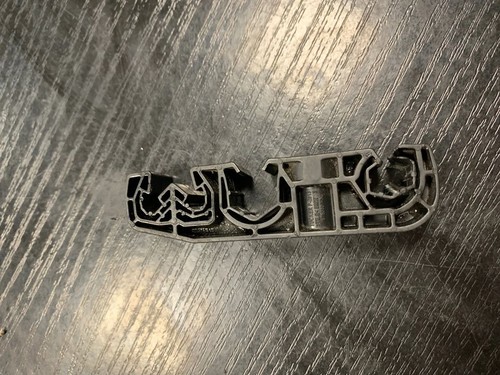 BMW 1 E81 E87 2008 Sonstiges Einzelteil Motorraum 6763897 GSD36113