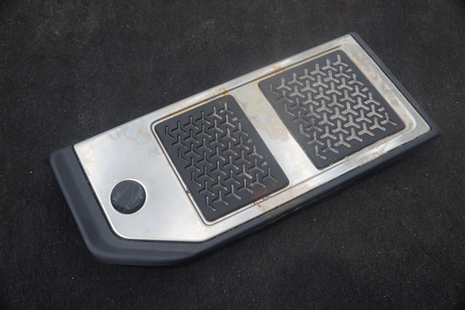 Front Left Driver Dead Pedal Footrest Trim Panel 4ML864777 Lamborghini Urus