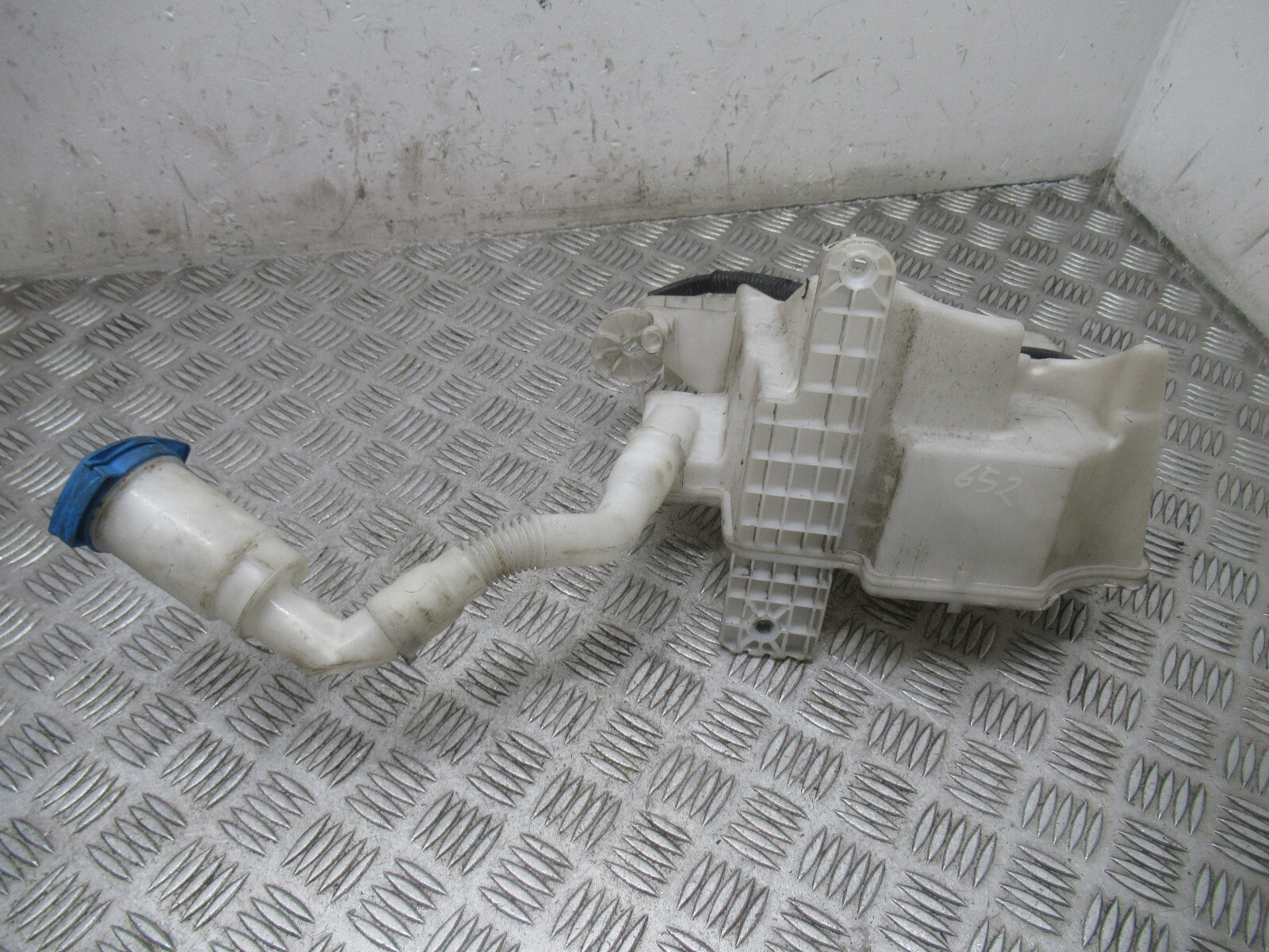 2016 SEAT VISTA 6J 1.0 PETROL MK4 5DRS HATCH WASHER BOTTLE+PUMP