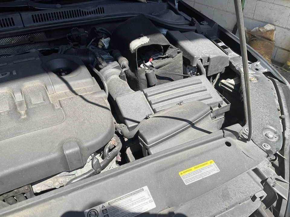 Air Cleaner 2.0L Diesel Engine ID Dela Fits 15-16 BEETLE 5107590 - Imagem 2 de 2