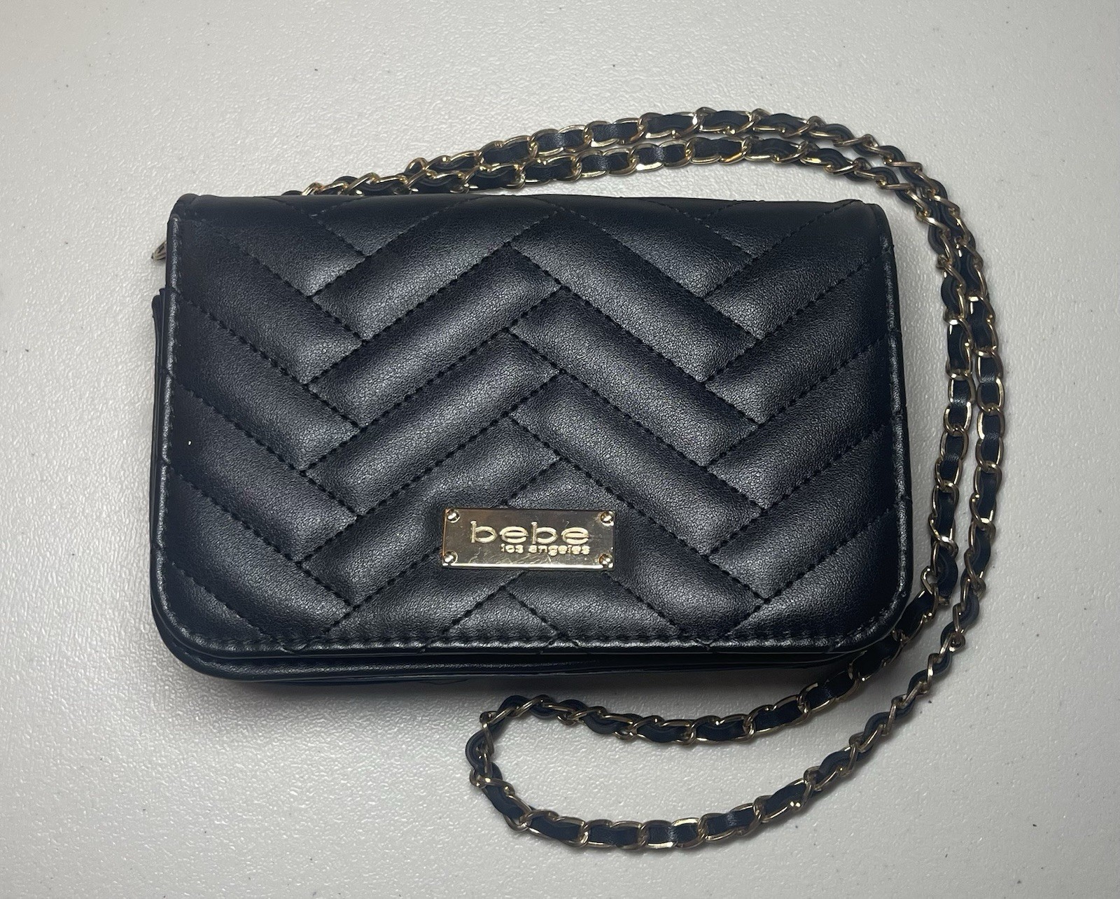 Bebe Sophia Black Quilted Crossbody Bag Gold Chain Strap Purse Faux Leather