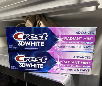 Crest 3D White Advanced Radiant Mint Fluoride Toothpaste Whitening 3.3 oz