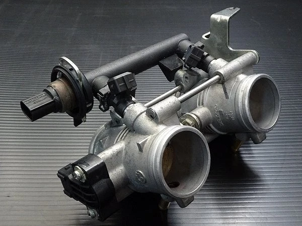 Cuerpo del acelerador genuino BMW F800R 802EA OEM pieza de inyección de combustible BM-D-021 Foto 2 de 4