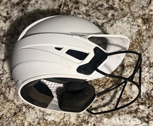 EXCELLENT - Mizuno - F6-BT - Size S/M - 6 3/4 - 7 3/8 - Softball Batting Helmet