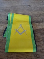 Cordon/écharpe Franc Maçon Équerre/Compas  avec au revers tête de mort 9 larmes
