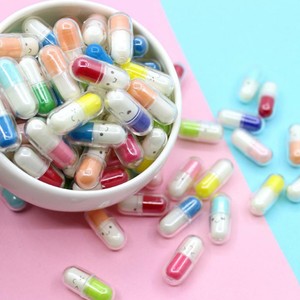 niños que hacen slime