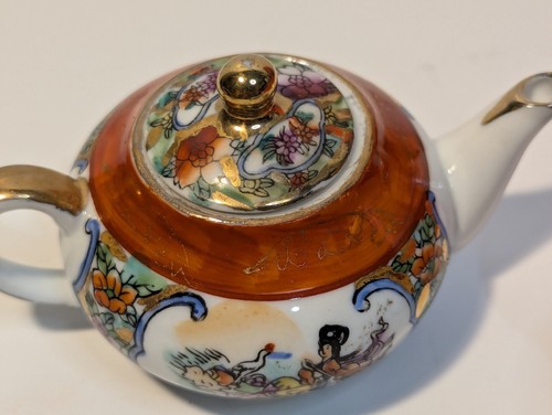 Miniature Chinese Hand Decorated Porcelain Tea Set - Picture 6 of 10