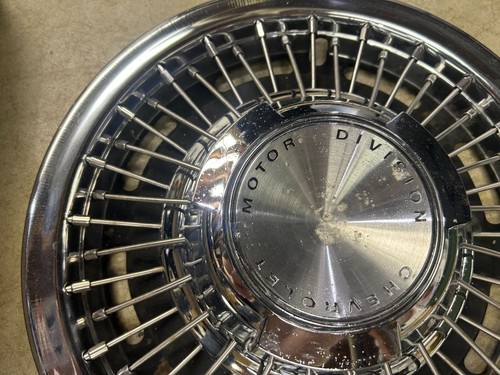 69 70 CHEVROLET NOVA CAMARO CHEVLLE SET OF 4 WIRE HUBCAPS 3957061 OEM NOS - Picture 7 of 10