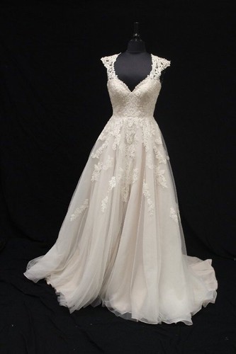 Stella York Wedding Dress Gown- Style 6391, Size 8, Lace Tulle, Color Ivory Java - 第 5/16 張圖片