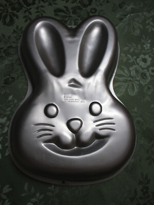 Wilton Easter Bunny Cake Pan Mold #2105-2074/14''X9 1/2'' Nice