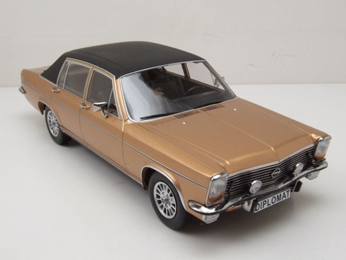 Opel Diplomat B 1972 beige metálico mate negro modelo coche 1:18 MCG - Imagen 8 de 9