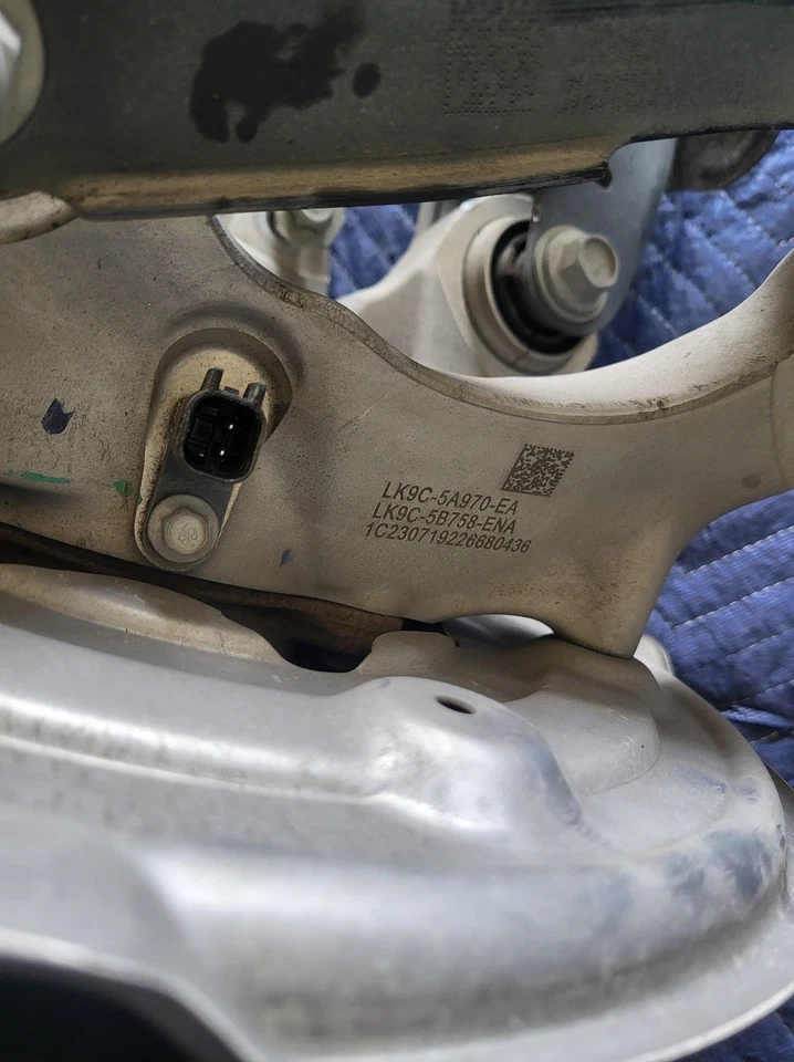 2023 FORD MUSTANG MACH-E Right Passenger Rear Suspension Knee 2021-2024 Used OEM - Image 2 of 4