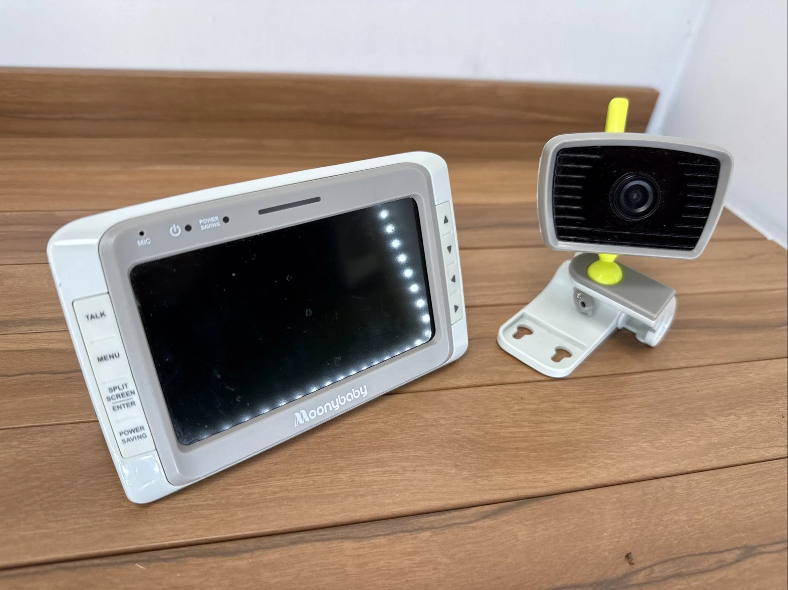 Moonybaby Easy View 55933-2T Digital Baby Monitor and 1 Camera