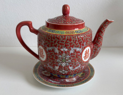 Porzellan Teekanne aus China ''Famille Rose''