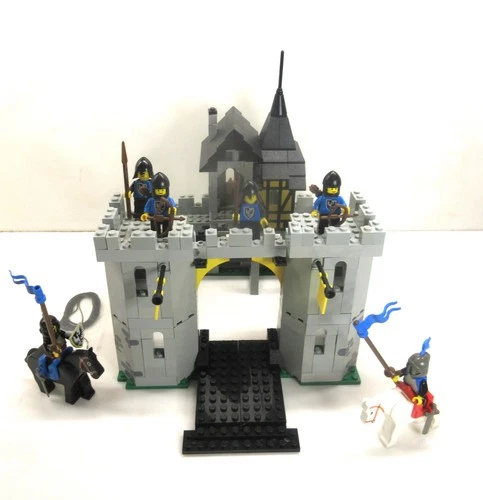 Lego Vintage LL Black Falcons Castle #6074-Fortress-98% w/minifigs  (1986)