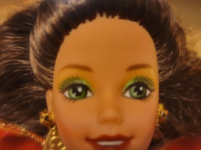 EXTREMELY RARE MISPRINT HAPPY HOLIDAYS SPECIAL EDITION BARBIE-1997