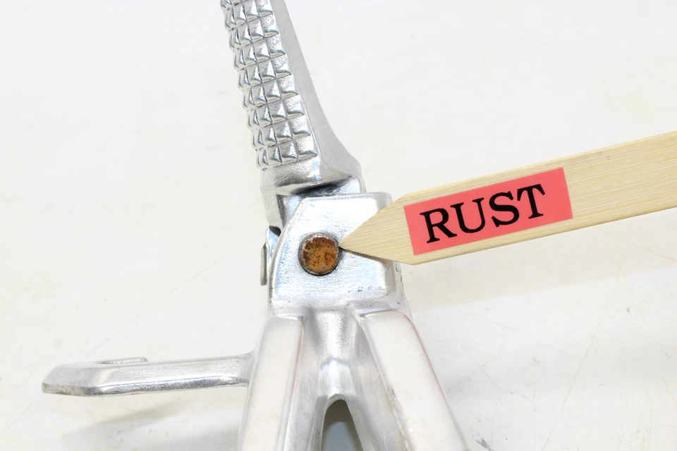 Peg traseiro esquerdo traseiro passageiro Suzuki Gsxr750 2005 - Imagem 3 de 4