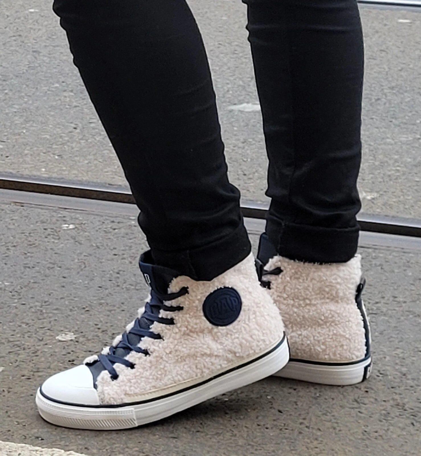 Scarpa Gap Houston Mid Donna Sneaker in Converse Style Tessuto Beige Blu Bianco