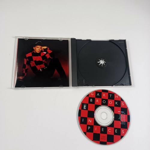 Garth Brooks In Pieces CD -Country -Throwbacks -Vintage -90s *MINIMAL WEAR - Picture 4 of 11
