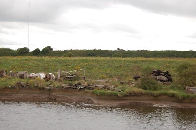 Foto 6x4 Kanal Detritus Weston Village altes Holz und andere Teile und Kuchen c2012