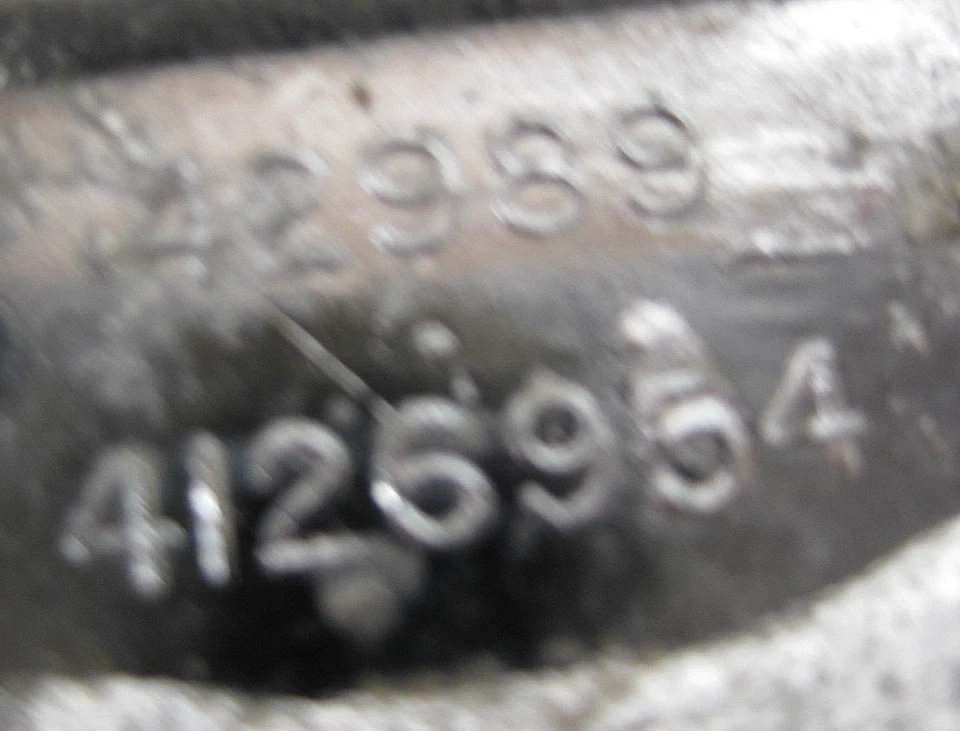 MOPAR 4126954 1984-1986 Chrysler LeBaron New Yorker cubierta de rueda de alambre tapa central Foto 2 de 4