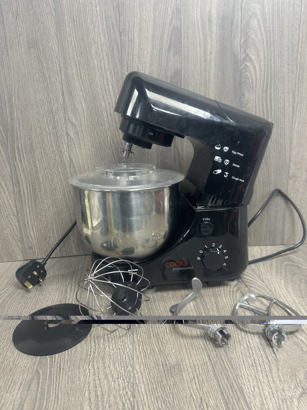 This is a Cooks Professional Multi-function Stand Mixer, model D5946 / SM-169B.
Opens in a new windo
