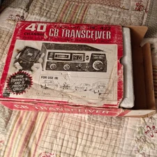 REALISTIC TRC-422A 40 CH CB RADIO TRANSCEIVER W/ MICROPHONE