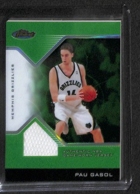 2005-06 Topps FInest Green Refractor Jerrsey #112 Pao Gasol No 7 