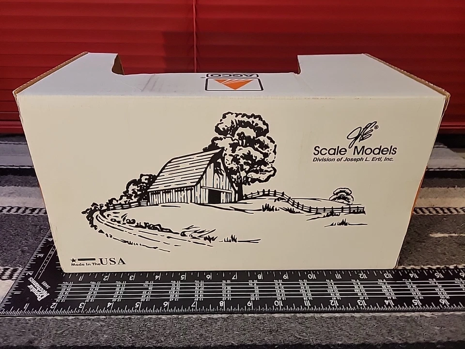 Réplica de tractor fundido a presión Allis Chalmers 185 Crop Hustler 1/16 por modelos a escala  Foto 4 de 4