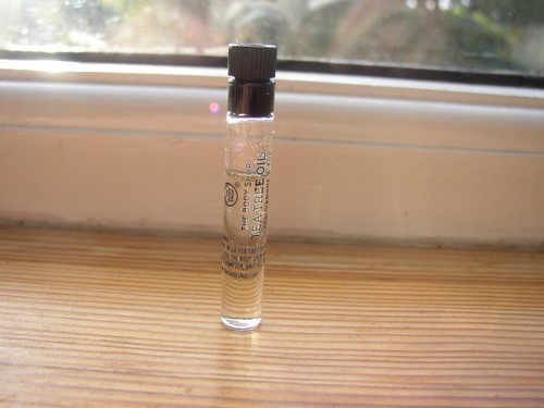 New The Body Shop Tea Tree Oil Sample Glass bottle For skin blemish 1ml Travel - Picture 6 of 6