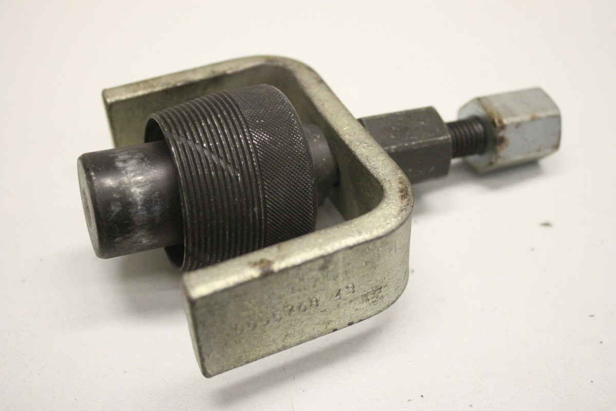 VOLVO 9995768 Puller Spezialwerkzeug 999 5768 43 | eBay