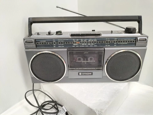Vintage Radio Cassette Hitachi TRK-610AU Ghetto Blaster Boombox -works? -AF