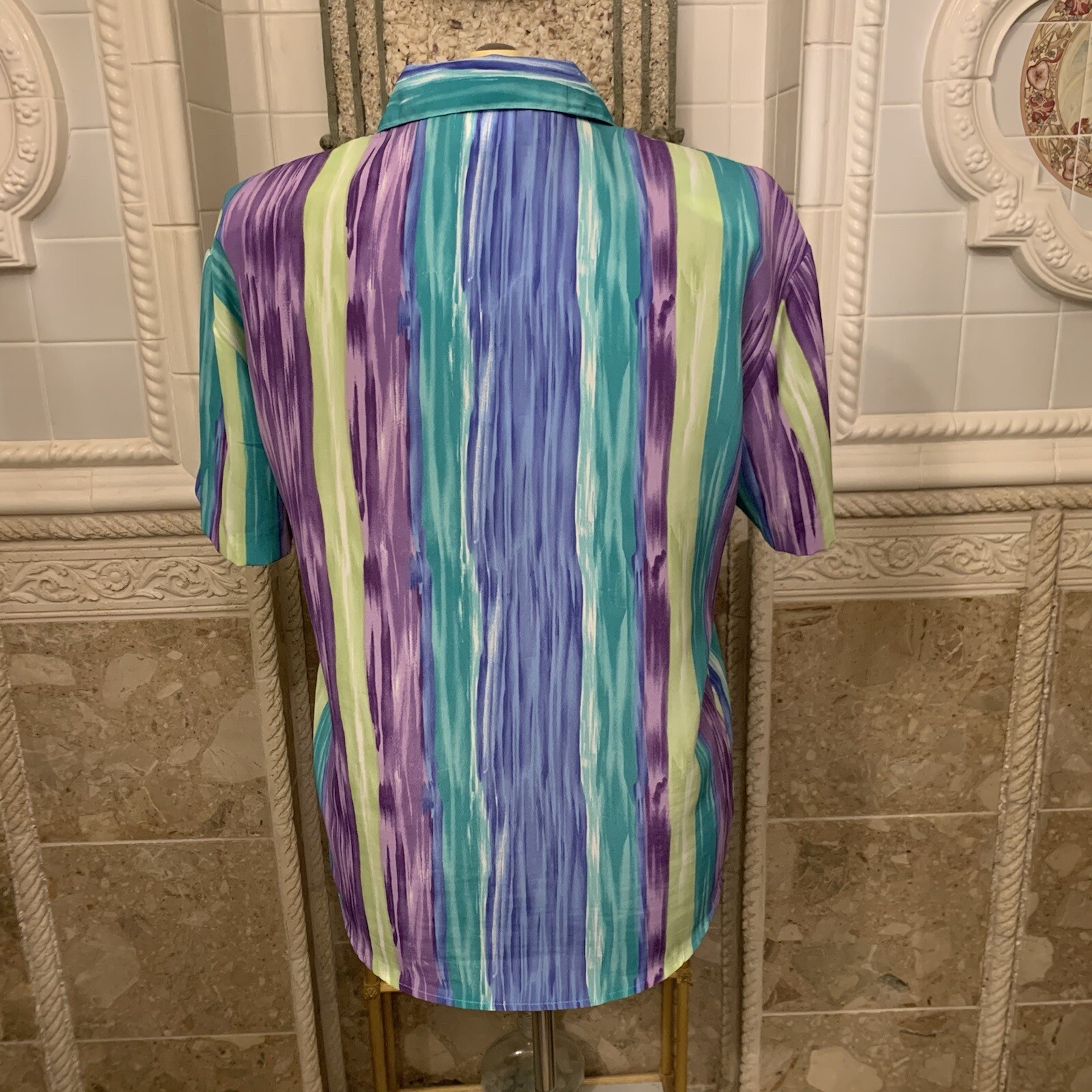 Teddi.  Oversized Medium.  Button Up.  Short Slee… - image 3