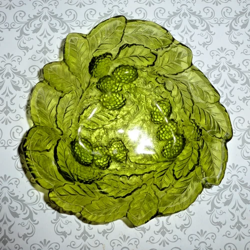 Vintage Beautiful Carnival Glass - Leaf Berry Pattern - Candy Dish - 7 1/4" ^^