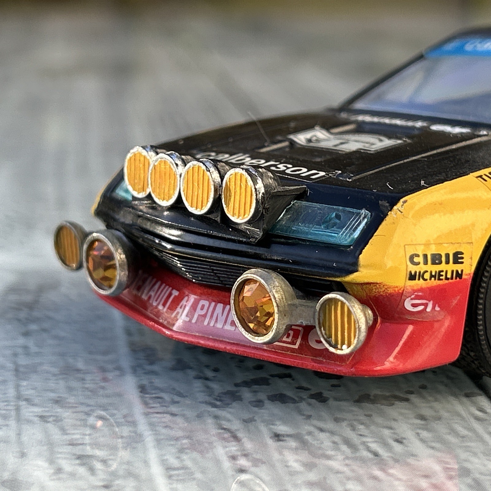 EIDAI ALPINE RENAULT A310 V6 RALLYE JEAN BEHRA 1977 G FREQUELIN #1 DIECAST 1:28