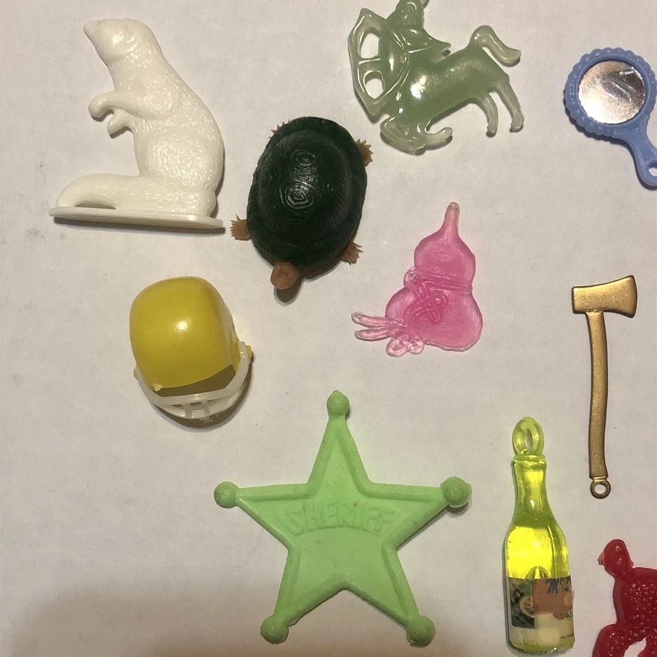 Lote de 15 mini juguetes vintage Crackerjack Gumball Charm Premios celuloide Foto 4 de 4