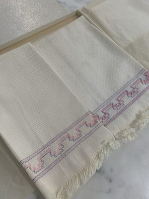 Set Of 2 Huck Embroidered Tea Towels NOS 1950 s 20 x 13 