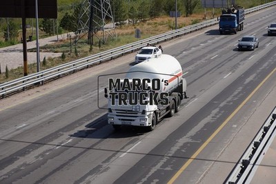 LKW Foto Kamaz Tankwagen Auflieger Kasachstan weiß TOPLIVO SZhIZhENNOE #w9mb