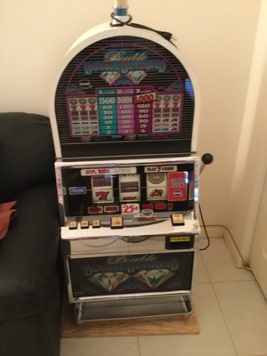 Double Diamond Run Slot Machine
