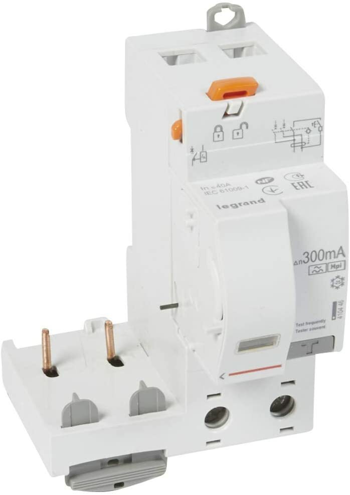 Disjoncteur 4098 20 Legrand protégeant vos circuits avec bloc DX3