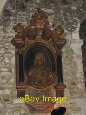 Foto 6x4 St. Bartholomäus der Große - 17. Jh. Denkmal für John Rivers Lond um 2009