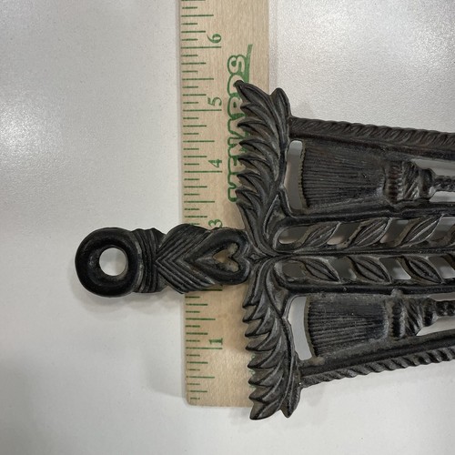 Vintage Wilton Cast Iron Kitchen Amish Style Spoon Rest Small Pan Trivet 5" - Picture 13 of 13