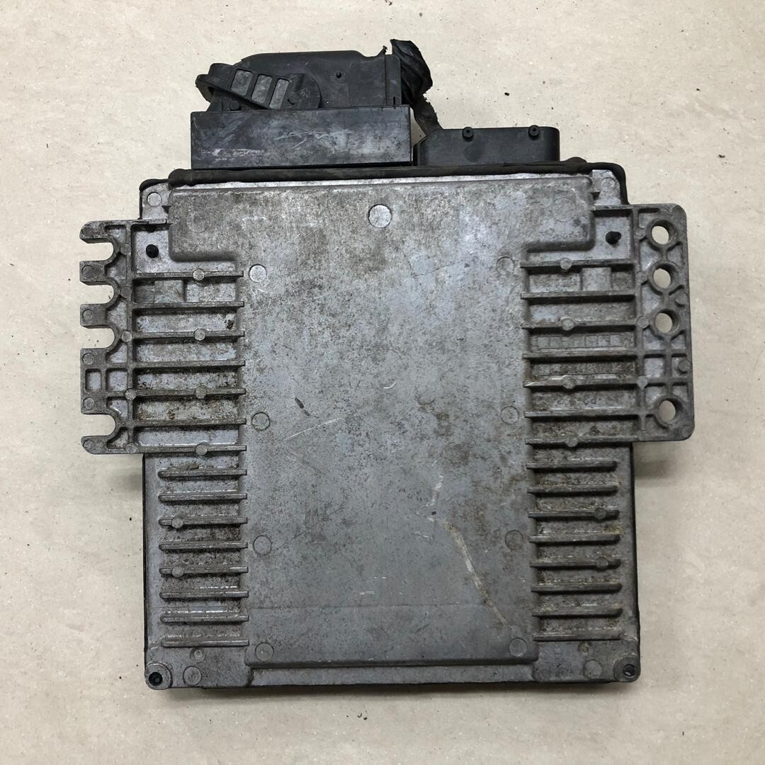 Grine さん専用 NISSAN ELGRAND E51 VQ25 Engine Control Unit ECU EG MEC83-511