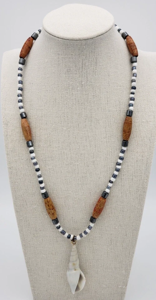Collar Colgante Madera Decorada Hematita Imitación Shell Cuentas Tono Plata y Blanco Foto 3 de 4
