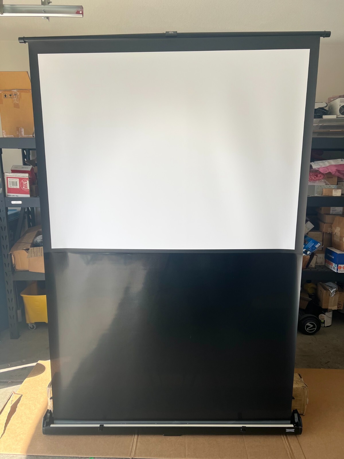 Da-Lite 83315 60 Inch Diagonal Deluxe Insta-Theater Screen [ 36" x 48" x 60" ]