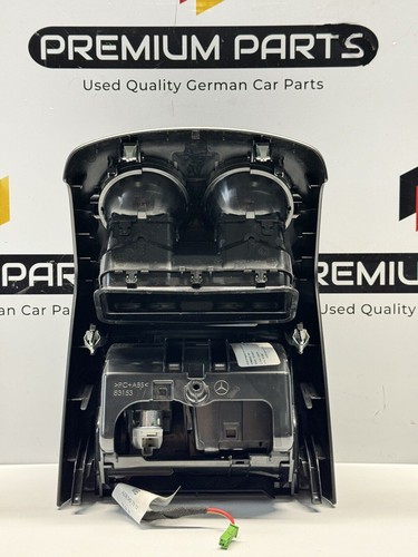 MERCEDES E CLASS C238 CENTER CONSOLE REAR DUAL AIR VENT + SOCKET RHD A2388301300 - Picture 5 of 7