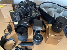 Nikon D5500 Digital SLR Bundle, very low usage in excellent condition