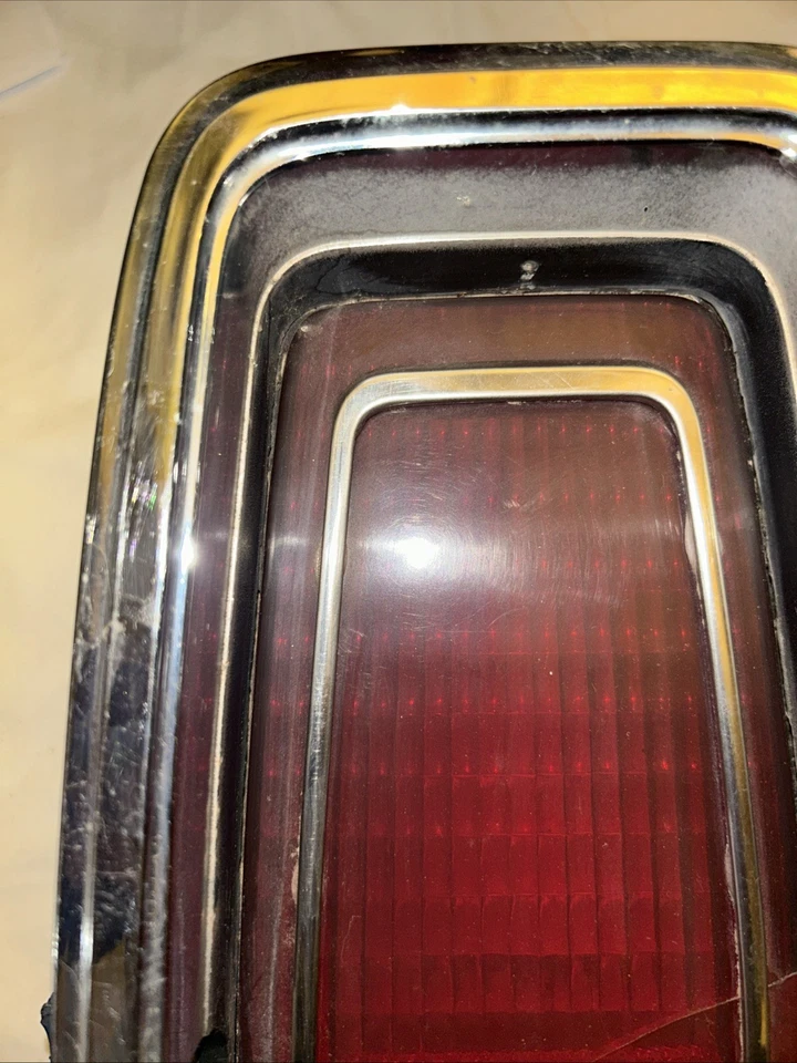 Oldsmobile Olds Cutlass Supreme 1969 luz trasera lateral derecha del pasajero OEM (LEER) Foto 4 de 4