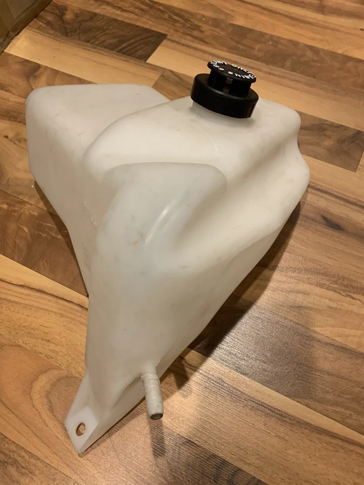 Новый из старых запасов GM 1982-1990 Oldsmobile Custom Cruiser Buick универсал бак охлаждающей жидкости + крышка - Изображение 4 из 4